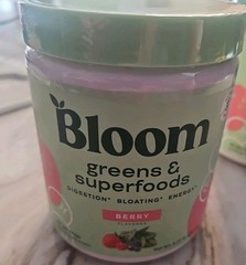 Blooms Super Greens & Superfoods Powder, Berry Flavor 48 Servings – EXP 12/25
