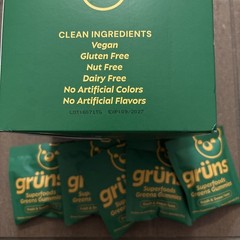 Gruns Adults Superfoods Greens Gummies Gummy Bear 35 + 5 Bonus Packs 09/2027 NEW